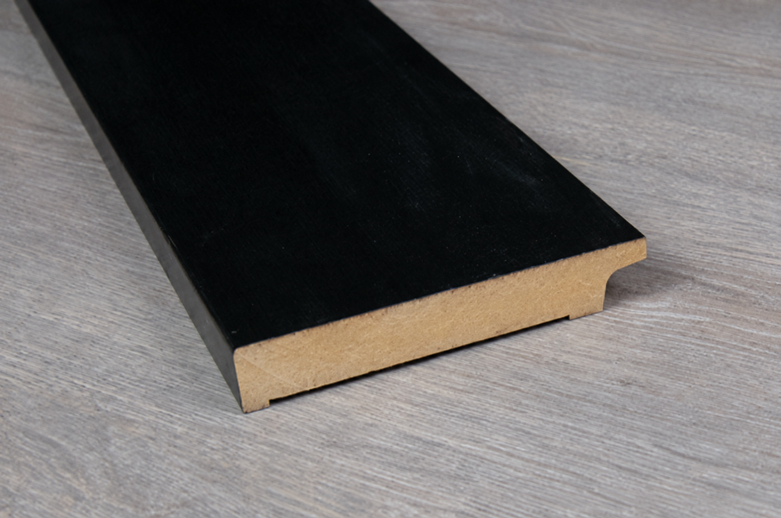 New York Zwart – mdf vochtwerend folie – 12 x 120 mm